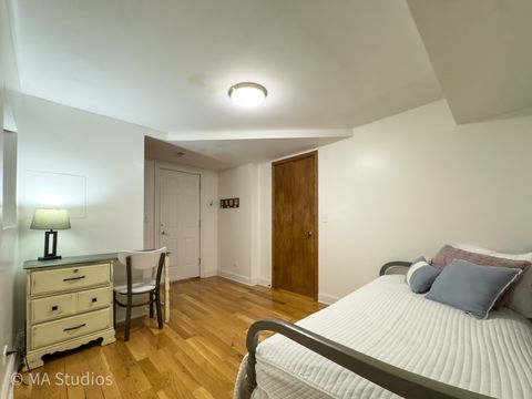 Tiny photo for 1647 W Sherwin Avenue #1, Chicago, IL 60626 (MLS # 12598792)