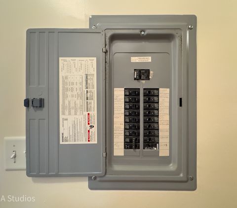 Tiny photo for 1647 W Sherwin Avenue #1, Chicago, IL 60626 (MLS # 12598792)