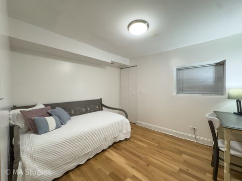 Tiny photo for 1647 W Sherwin Avenue #1, Chicago, IL 60626 (MLS # 12598792)