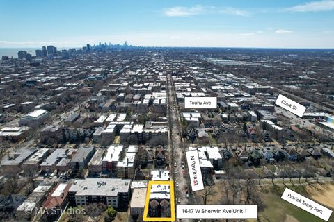 Tiny photo for 1647 W Sherwin Avenue #1, Chicago, IL 60626 (MLS # 12598792)