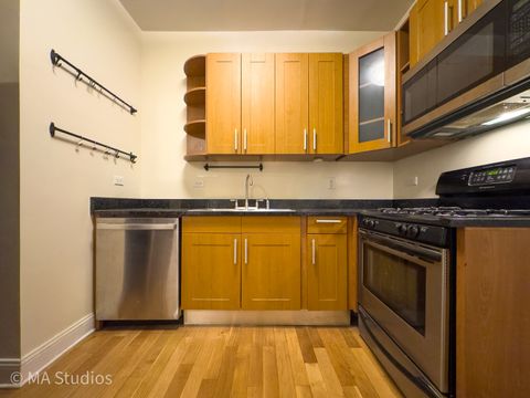 Tiny photo for 1647 W Sherwin Avenue #1, Chicago, IL 60626 (MLS # 12598792)