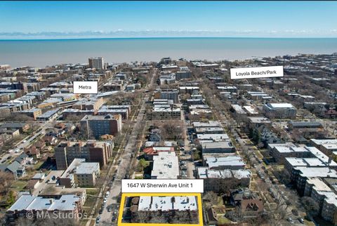 Tiny photo for 1647 W Sherwin Avenue #1, Chicago, IL 60626 (MLS # 12598792)