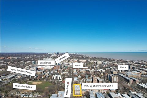 Tiny photo for 1647 W Sherwin Avenue #1, Chicago, IL 60626 (MLS # 12598792)