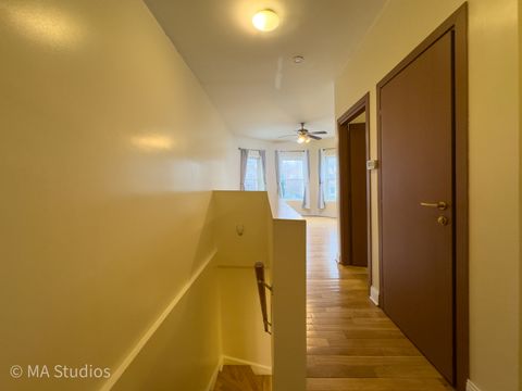 Tiny photo for 1647 W Sherwin Avenue #1, Chicago, IL 60626 (MLS # 12598792)