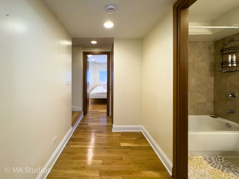 Tiny photo for 1647 W Sherwin Avenue #1, Chicago, IL 60626 (MLS # 12598792)