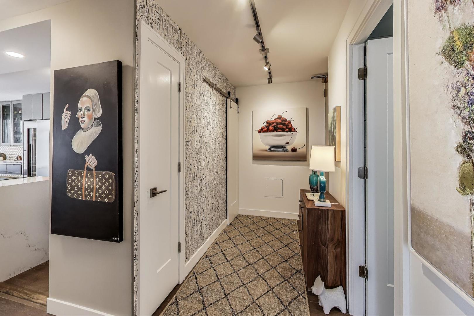 100 E WALTON Street 38D