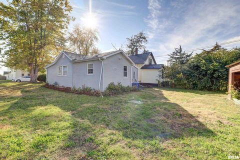 Tiny photo for 2002 GARFIELD Street, Clinton, IA 52732 (MLS # QC4268976)