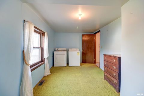 Tiny photo for 2002 GARFIELD Street, Clinton, IA 52732 (MLS # QC4268976)