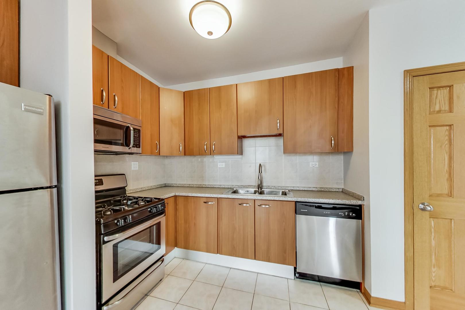 2032 W Division Street 301N