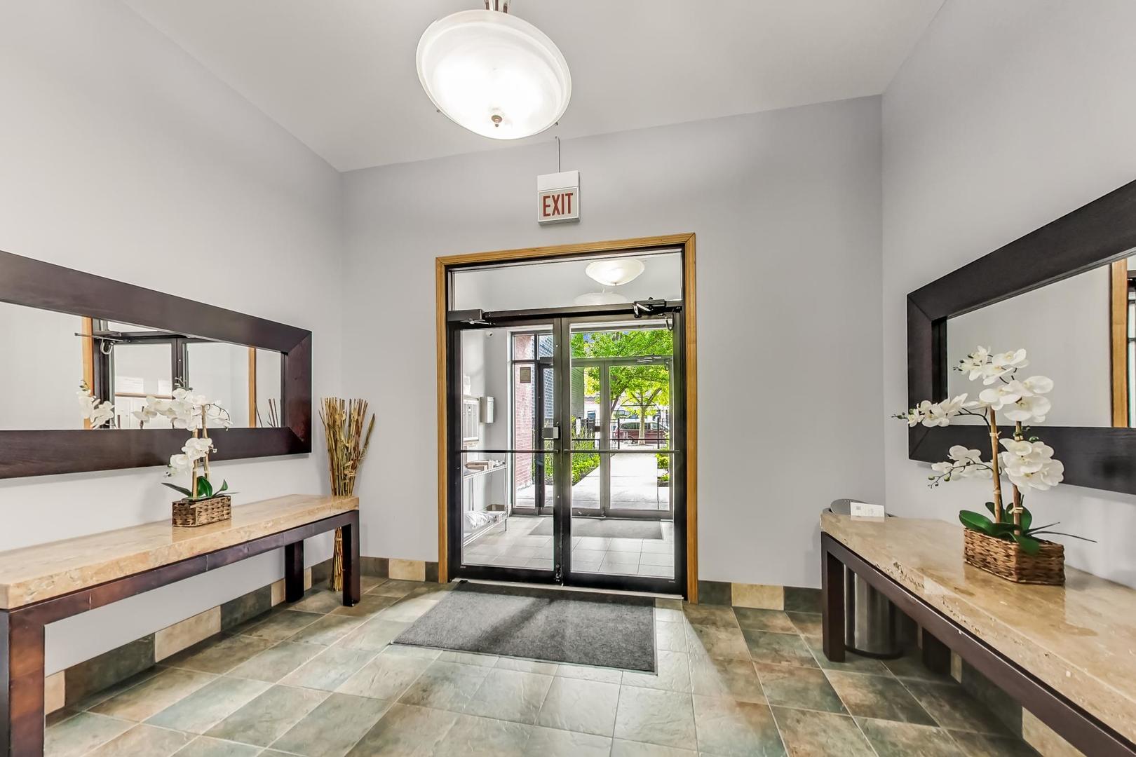 2032 W Division Street 301N