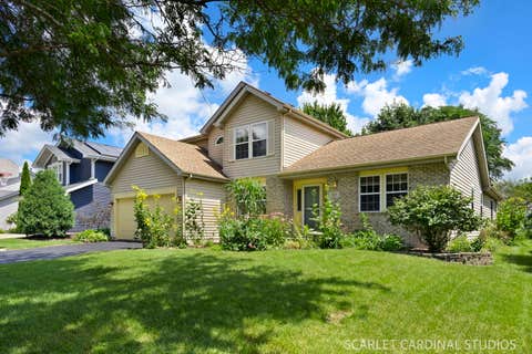 Photo of 127 Forestview Lane, Aurora, IL 60502 (MLS # 12723284)