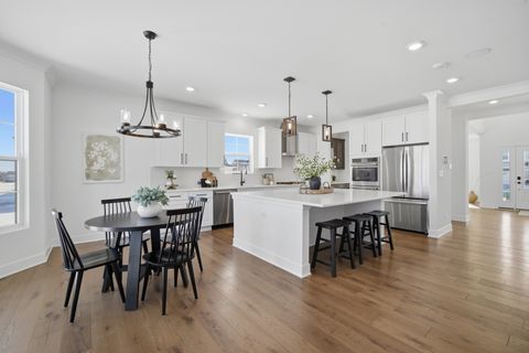 Tiny photo for 4 Crystal Downs Drive, Hawthorn Woods, IL 60047 (MLS # 12548789)