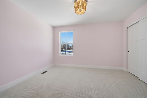 Tiny photo for 4 Crystal Downs Drive, Hawthorn Woods, IL 60047 (MLS # 12548789)