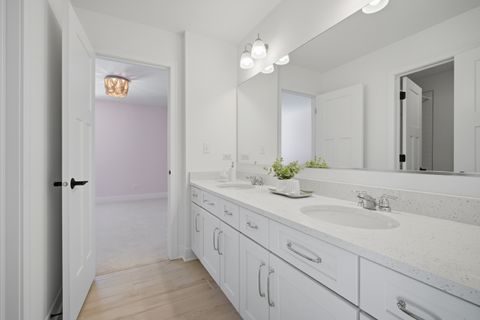 Tiny photo for 4 Crystal Downs Drive, Hawthorn Woods, IL 60047 (MLS # 12548789)