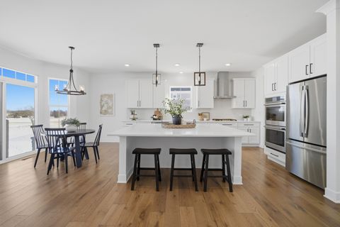 Tiny photo for 4 Crystal Downs Drive, Hawthorn Woods, IL 60047 (MLS # 12548789)