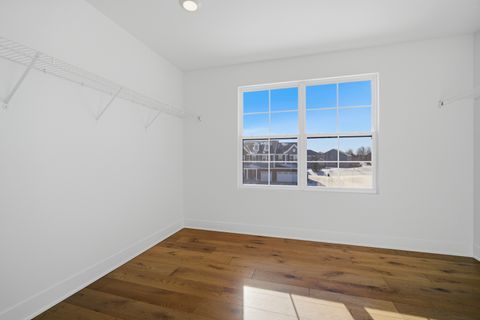 Tiny photo for 4 Crystal Downs Drive, Hawthorn Woods, IL 60047 (MLS # 12548789)