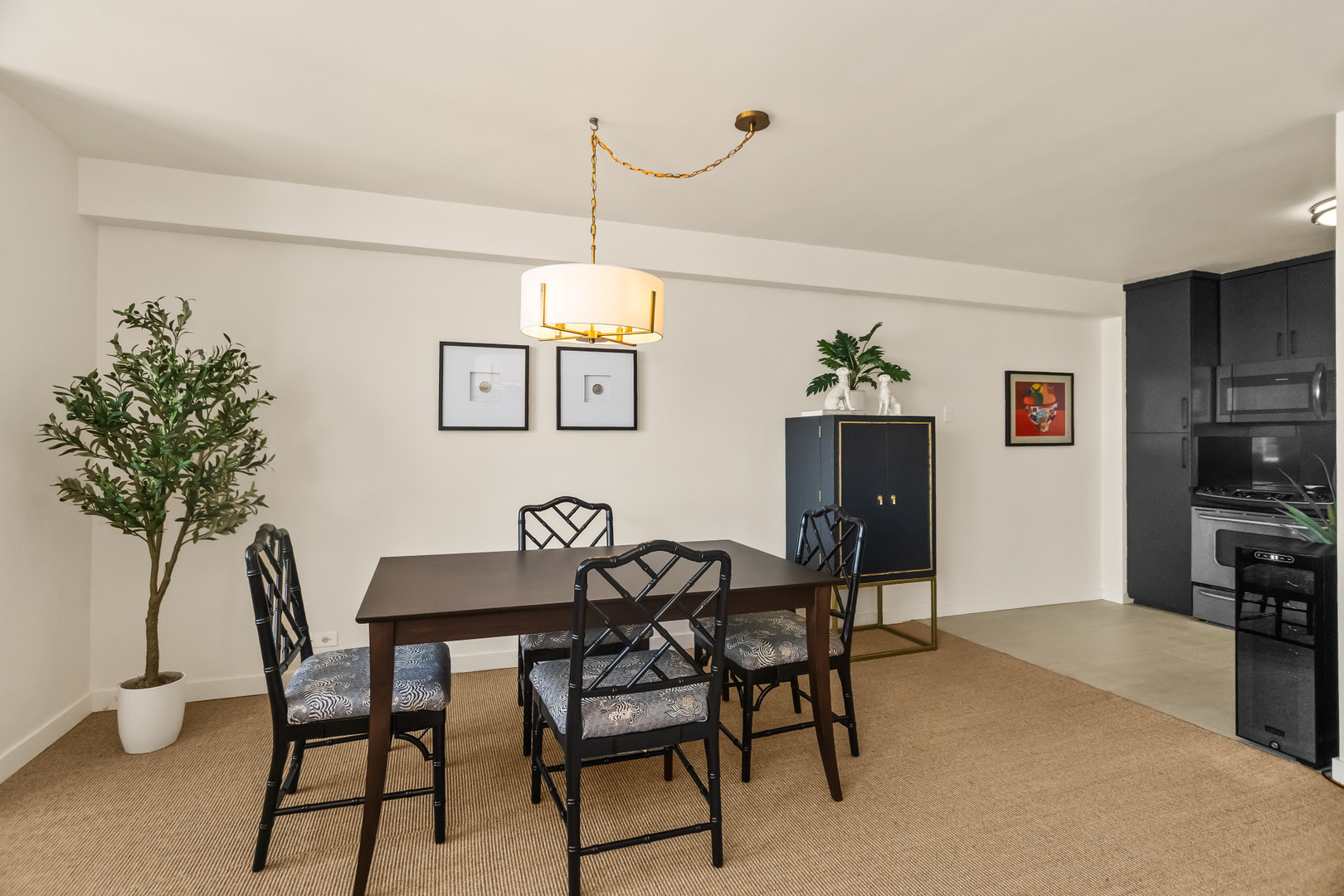 4250 N Marine Drive 1830