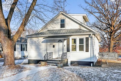 Photo of 1800 S Cora Street, Crest Hill, IL 60403 (MLS # 12515304)