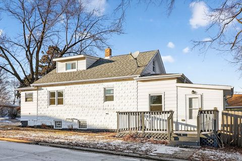 Tiny photo for 1800 S Cora Street, Crest Hill, IL 60403 (MLS # 12515304)