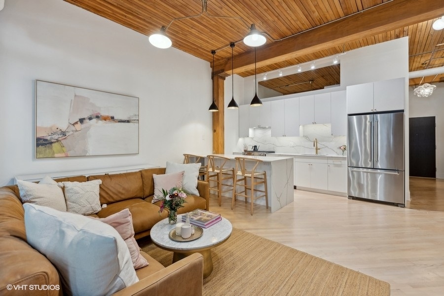 2333 W Saint Paul Avenue 123