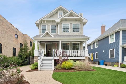 Photo of 3830 N LOWELL Avenue, Chicago, IL 60641 (MLS # 12633661)