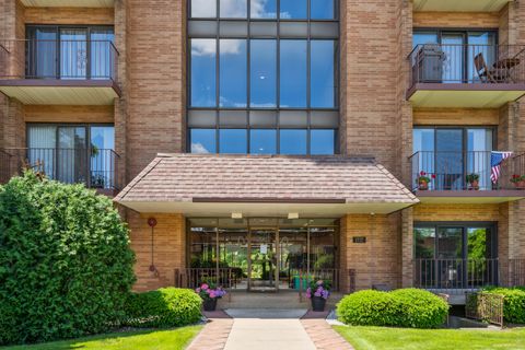 A home in Mount Prospect