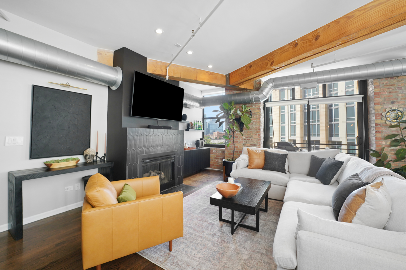 520 W Huron Street 420