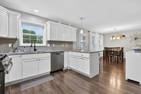 Tiny photo for 300 Arrowhead Drive, Minooka, IL 60447 (MLS # 12629531)