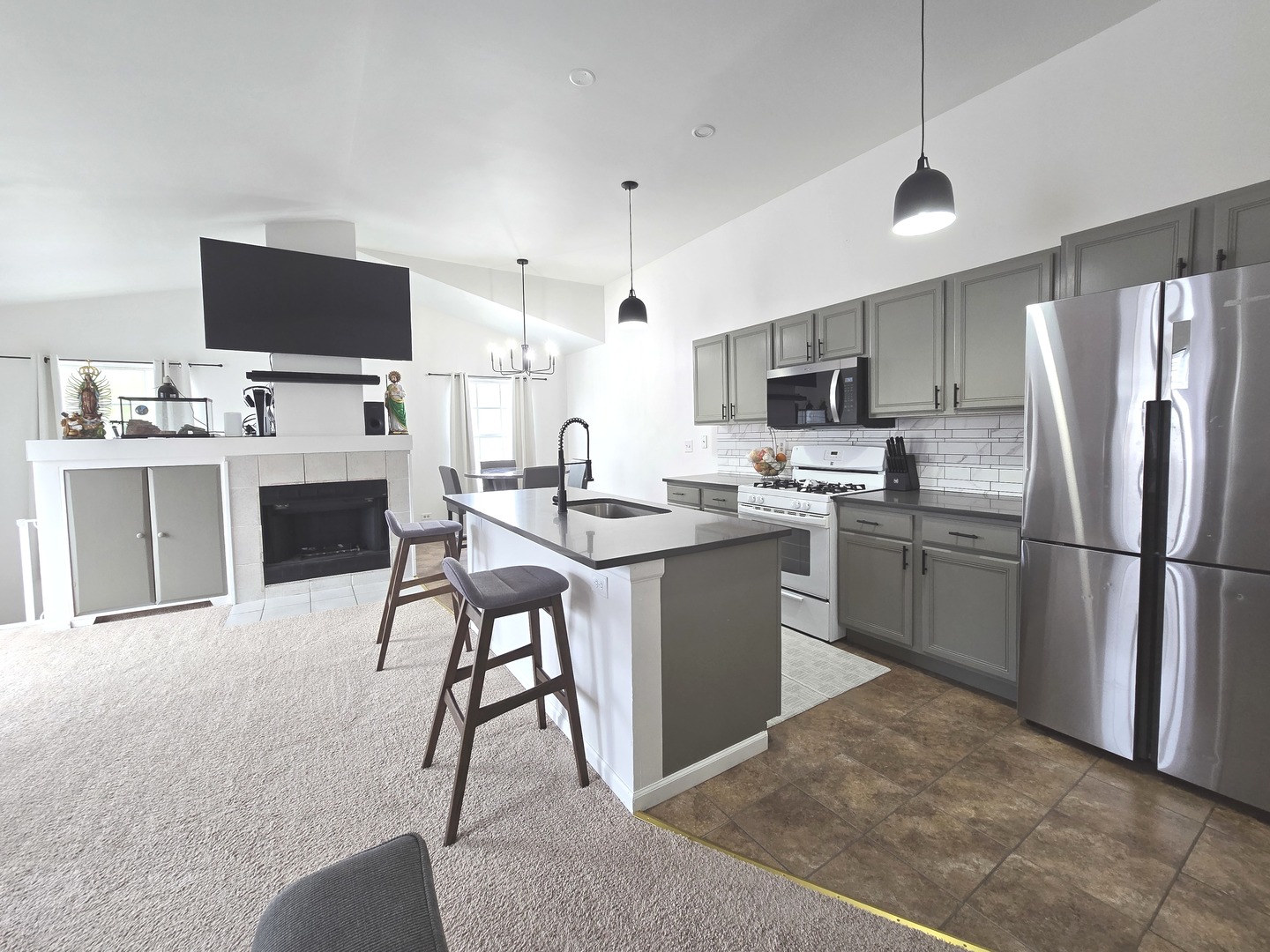 Properties 2 769 Hobart Drive