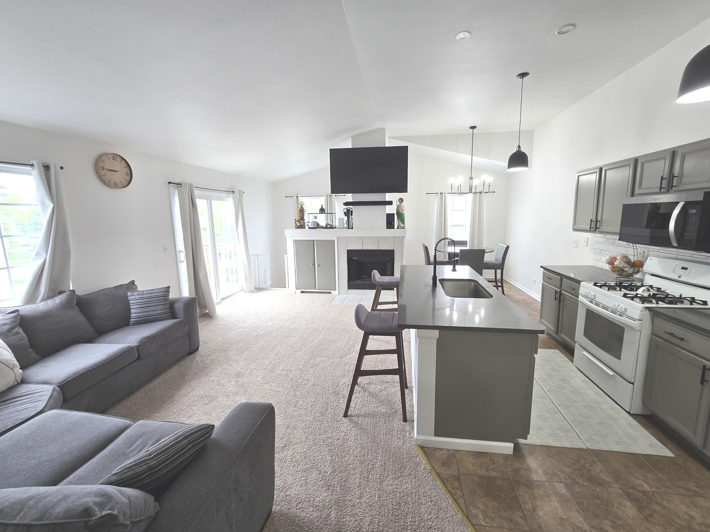 Properties 1 769 Hobart Drive