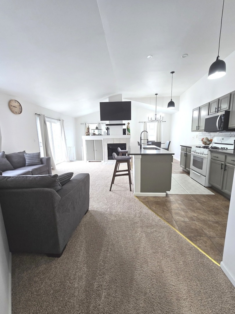 Properties 3 769 Hobart Drive