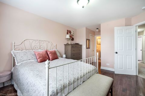 Tiny photo for 207 N Louis Street #B, Mount Prospect, IL 60056 (MLS # 12585466)