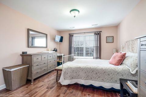 Tiny photo for 207 N Louis Street #B, Mount Prospect, IL 60056 (MLS # 12585466)