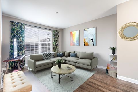 Tiny photo for 207 N Louis Street #B, Mount Prospect, IL 60056 (MLS # 12585466)