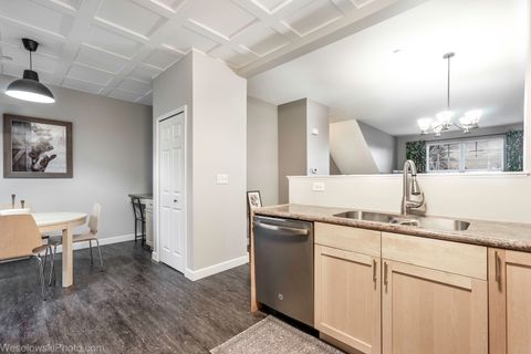 Tiny photo for 207 N Louis Street #B, Mount Prospect, IL 60056 (MLS # 12585466)