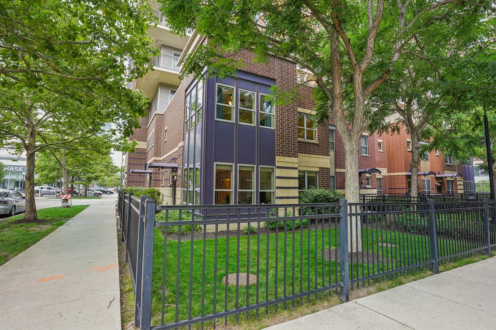 1159 N Hudson Street 1-101