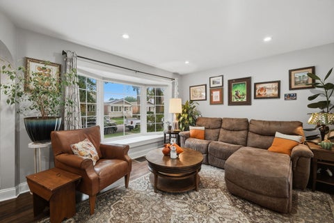 Tiny photo for 5046 N Rutherford Avenue, Chicago, IL 60656 (MLS # 12730341)