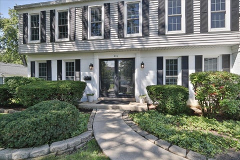 Tiny photo for 316 Ambleside Drive, Roselle, IL 60172 (MLS # 12729588)