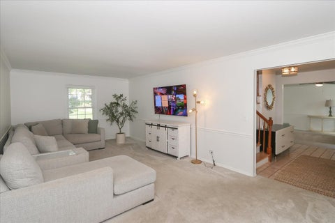 Tiny photo for 316 Ambleside Drive, Roselle, IL 60172 (MLS # 12729588)