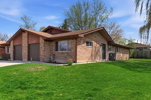 Tiny photo for 117 Virginia Court, Streamwood, IL 60107 (MLS # 12632000)