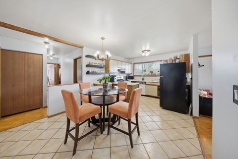 Tiny photo for 117 Virginia Court, Streamwood, IL 60107 (MLS # 12632000)