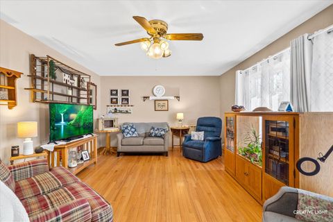 Tiny photo for 701 E Prairie Street, Plano, IL 60545 (MLS # 12601071)