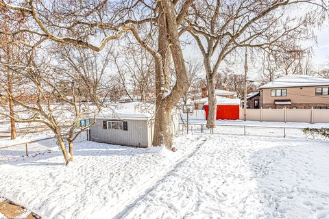Tiny photo for 9801 WASHINGTON Avenue, Oak Lawn, IL 60453 (MLS # 12529710)