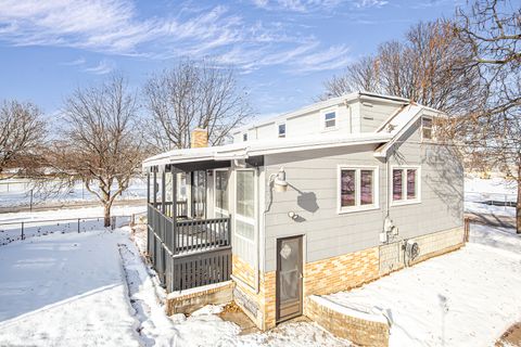 Tiny photo for 9801 WASHINGTON Avenue, Oak Lawn, IL 60453 (MLS # 12529710)