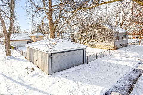 Tiny photo for 9801 WASHINGTON Avenue, Oak Lawn, IL 60453 (MLS # 12529710)
