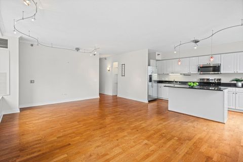 Tiny photo for 512 N McClurg Court #1410, Chicago, IL 60611 (MLS # 12605711)