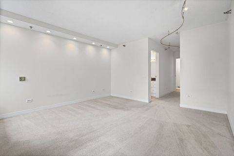 Tiny photo for 512 N McClurg Court #1410, Chicago, IL 60611 (MLS # 12605711)