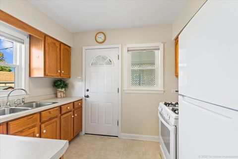 Tiny photo for 9206 S Troy Avenue, Evergreen Park, IL 60805 (MLS # 12576573)