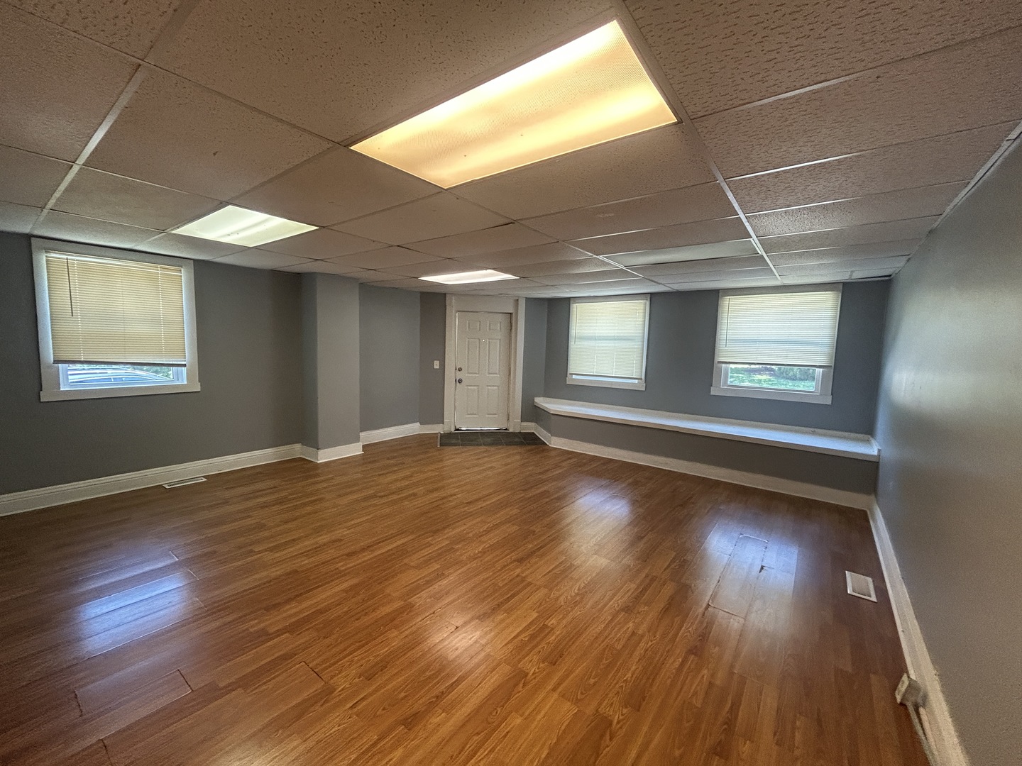 2047 W 6th Street