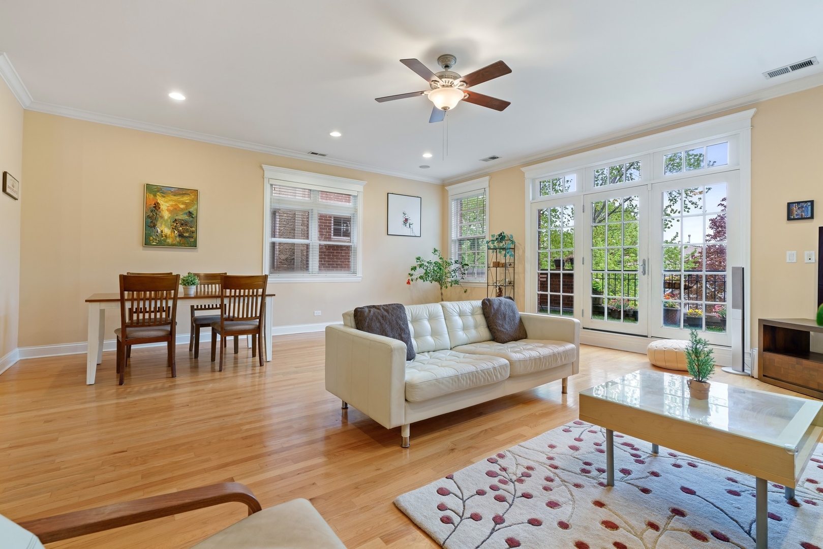 3820 N GREENVIEW Avenue 3P